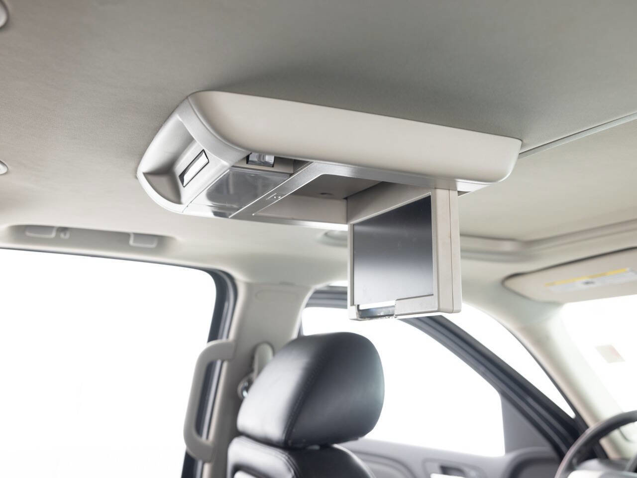 Used 2011 GMC Yukon XL Denali image 33