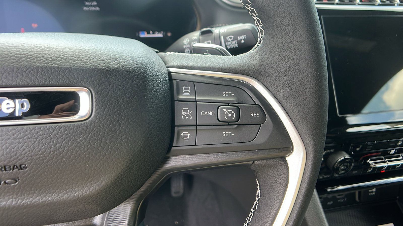 New 2025 Jeep Grand Cherokee L Altitude image 26