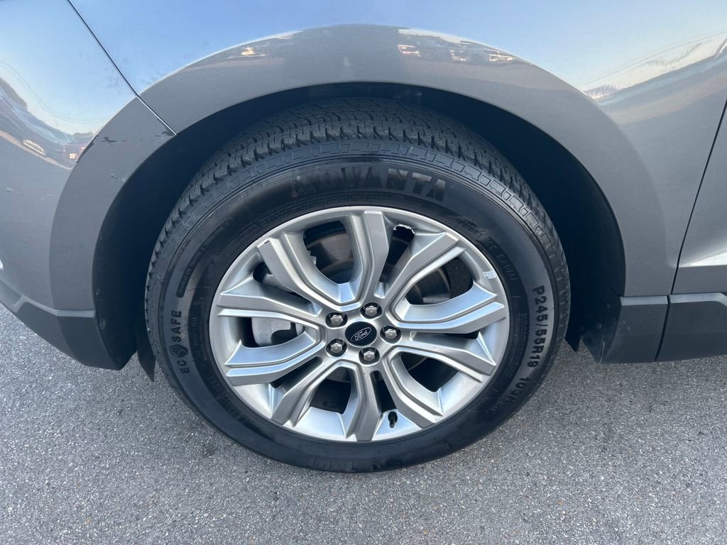 Certified 2023 Ford Edge Titanium image 9