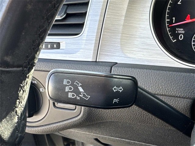 Used 2017 Volkswagen Golf S image 27