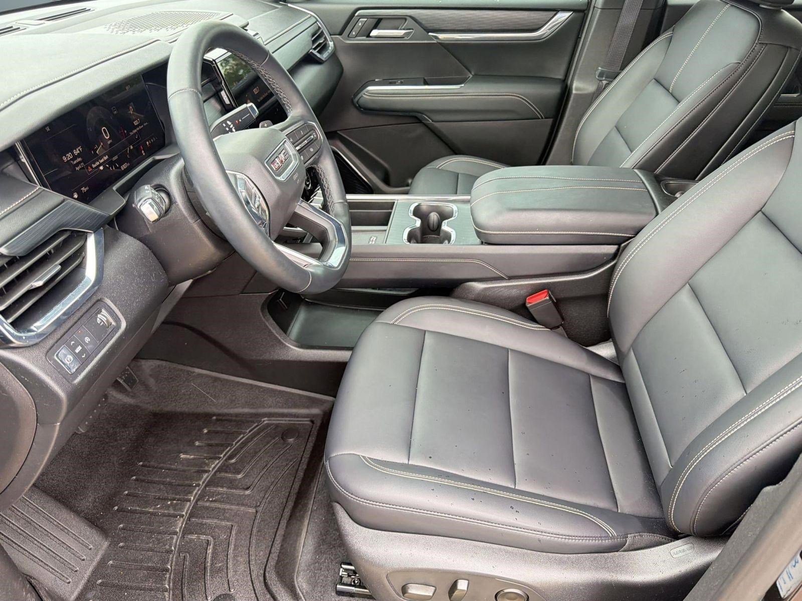 Used 2025 GMC Acadia Elevation w/ Elevation Premium Package FWD image 5