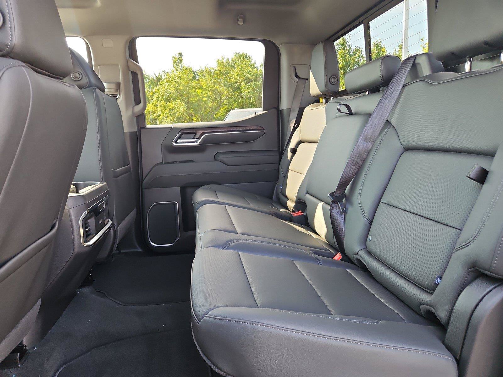 New 2026 GMC Sierra 1500 SLT w/ SLT Premium Plus Package AWD/4WD image 12