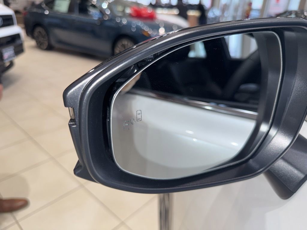 New 2025 Toyota Crown Signia image 9