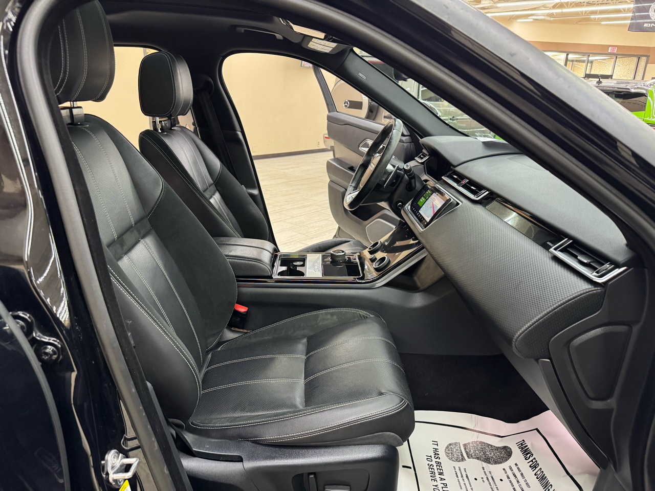 Used 2018 Land Rover Range Rover Velar R-Dynamic SE image 40