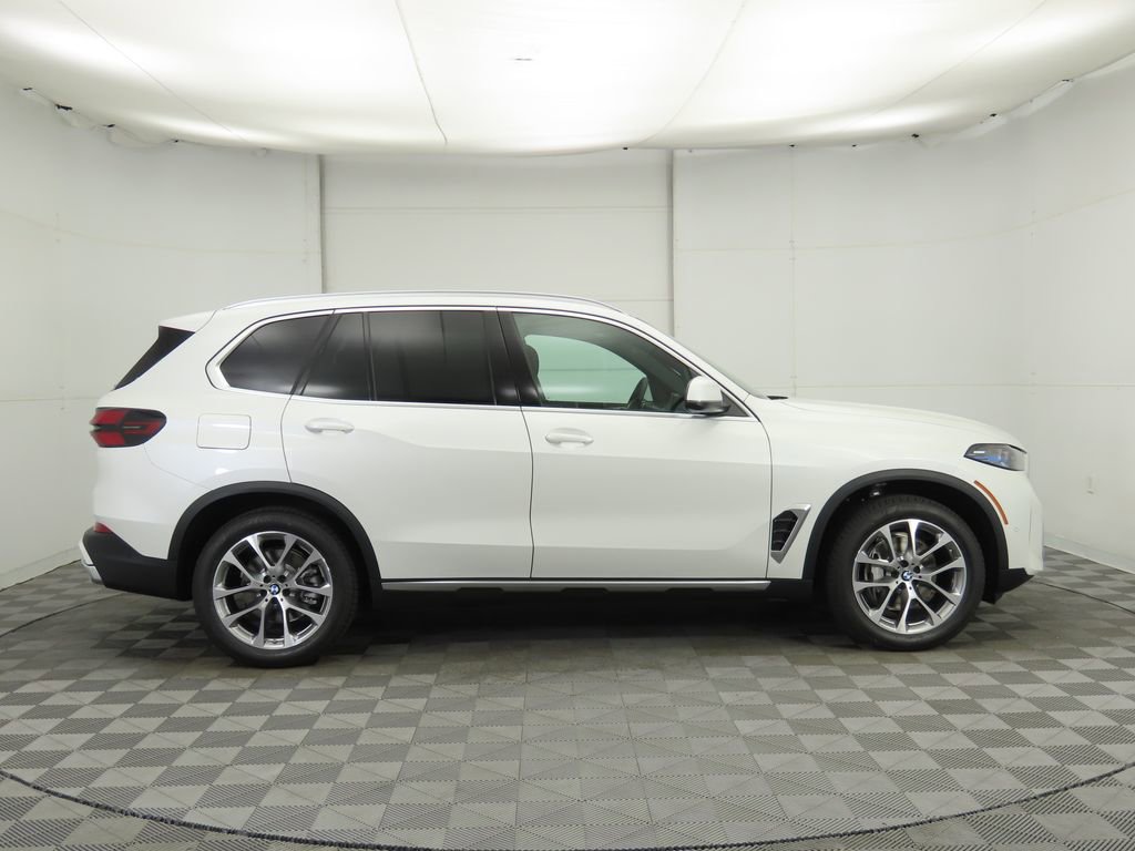 Certified 2026 BMW X5 sDrive40i w/ Premium Package RWD image 5