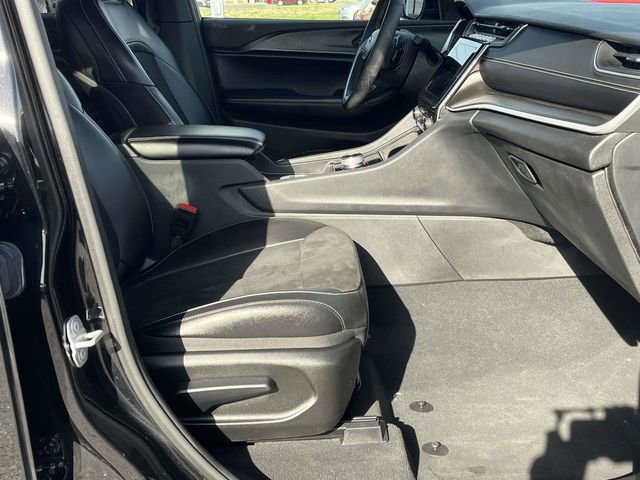 Used 2024 Jeep Grand Cherokee L Altitude image 25