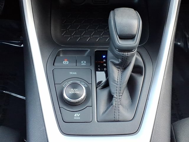 Used 2025 Toyota RAV4 XLE AWD/4WD image 7