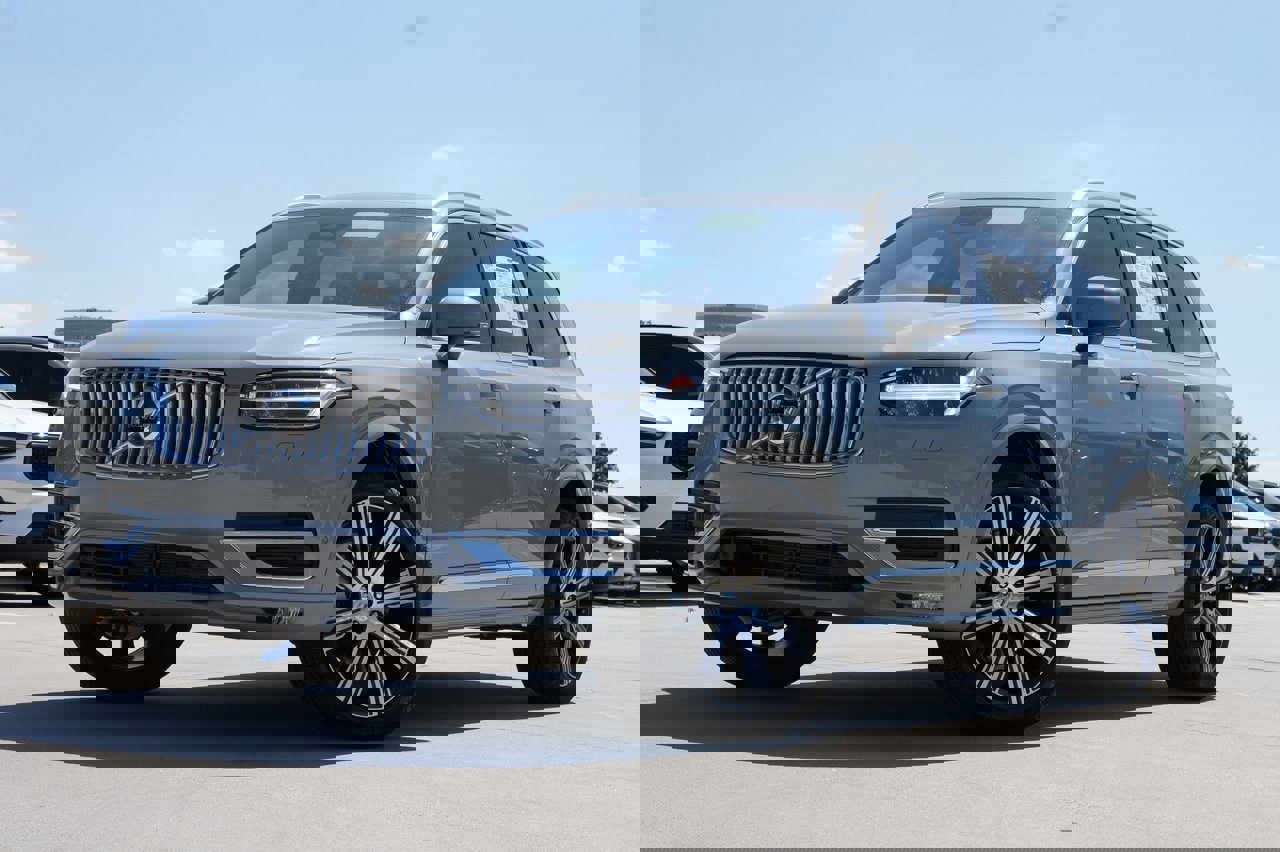 New 2025 Volvo XC90 B6 Plus w/ Protection Package Premier