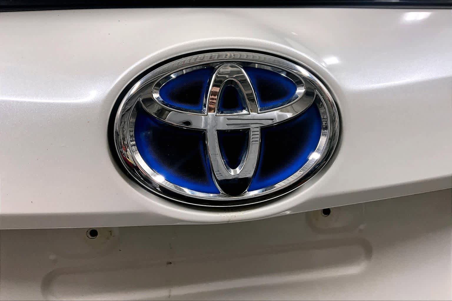 Used 2017 Toyota RAV4 Limited w/ Carpet Mat Package AWD/4WD image 29