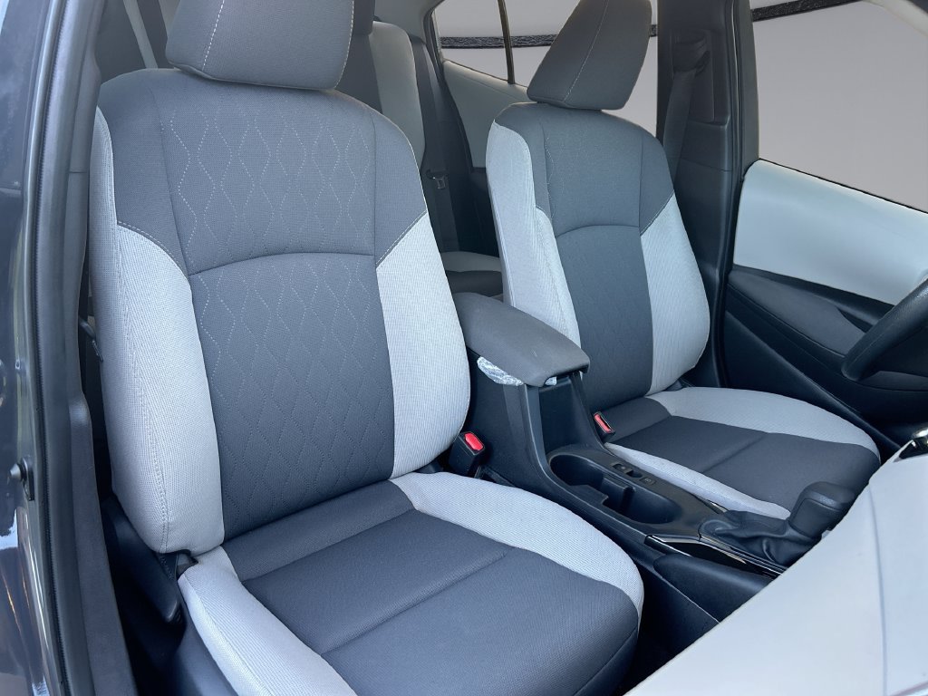 Used 2025 Toyota Corolla LE FWD image 28