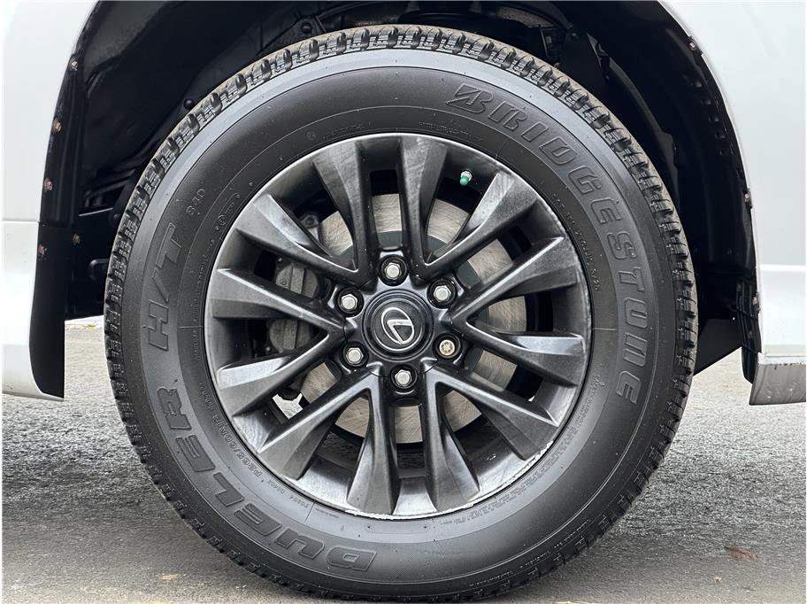 Used 2017 Lexus GX 460 AWD/4WD image 30