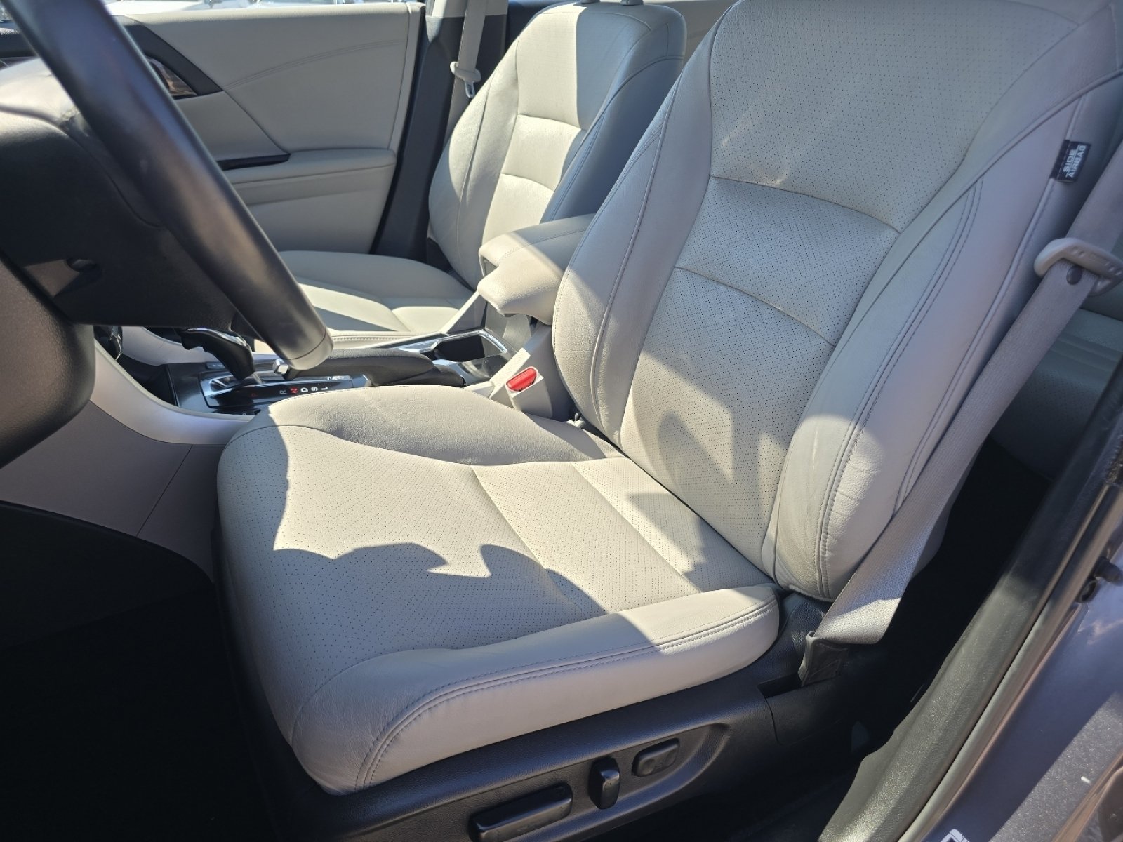 Used 2017 Honda Accord EX-L image 23