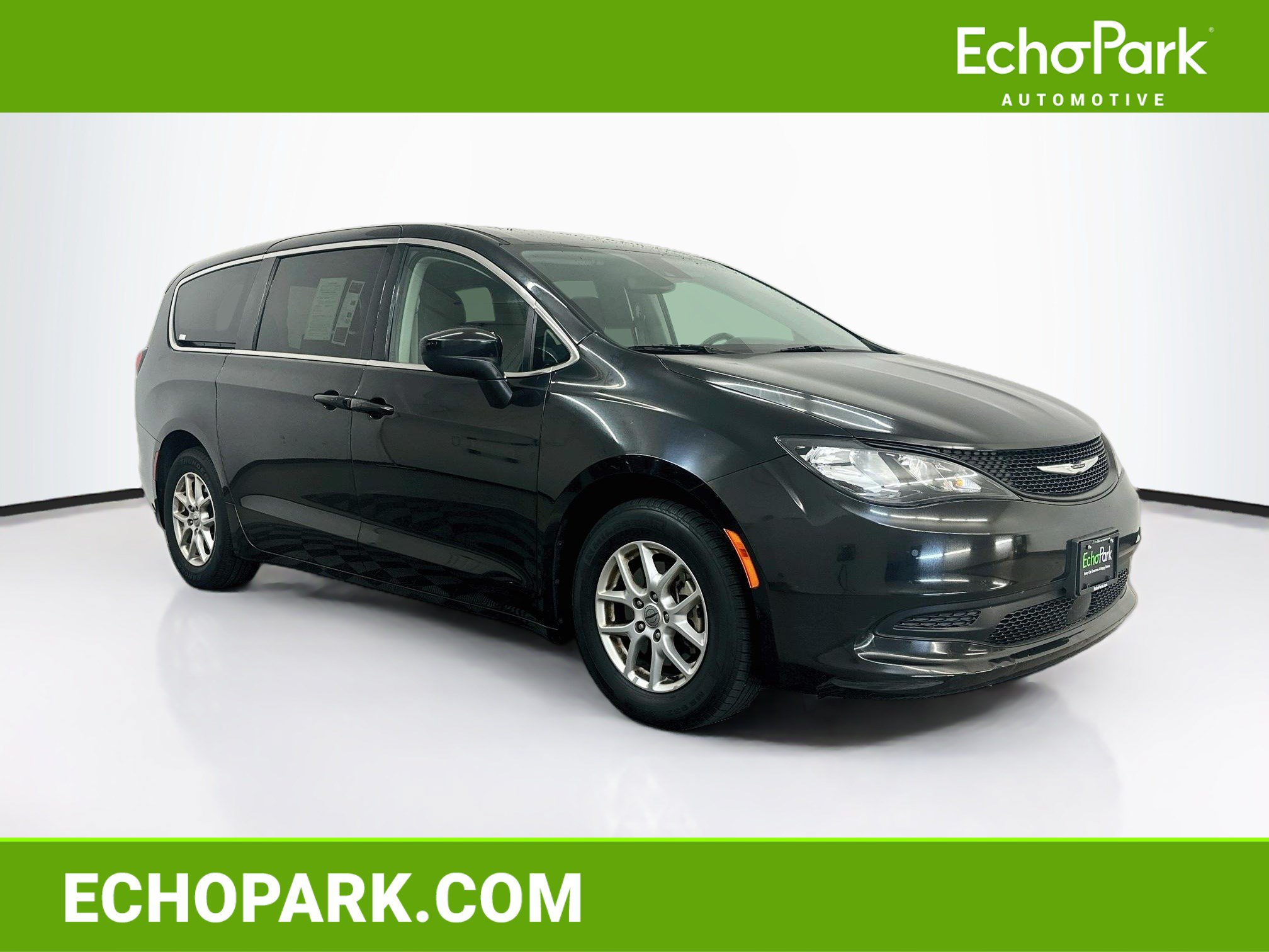 Used 2023 Chrysler Voyager LX FWD image 1