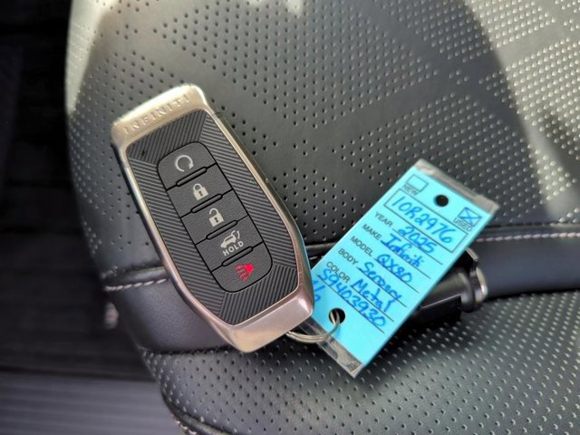 Certified 2025 INFINITI QX80 Sensory image 30