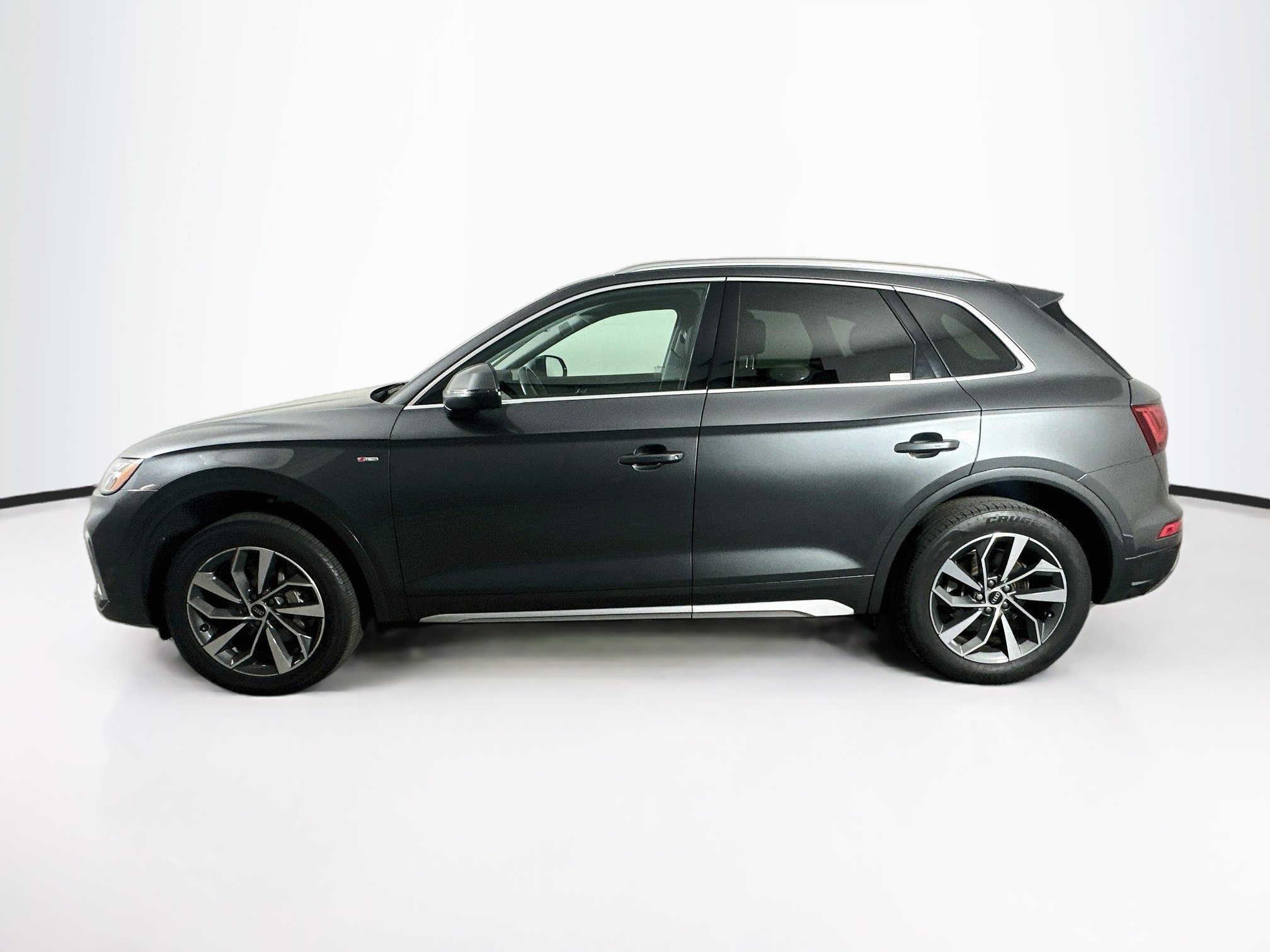 Used 2023 Audi Q5 2.0T Premium Plus w/ Premium Plus Package AWD/4WD image 4