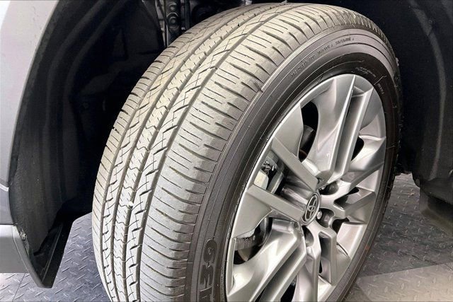 Used 2023 Toyota RAV4 Limited image 33