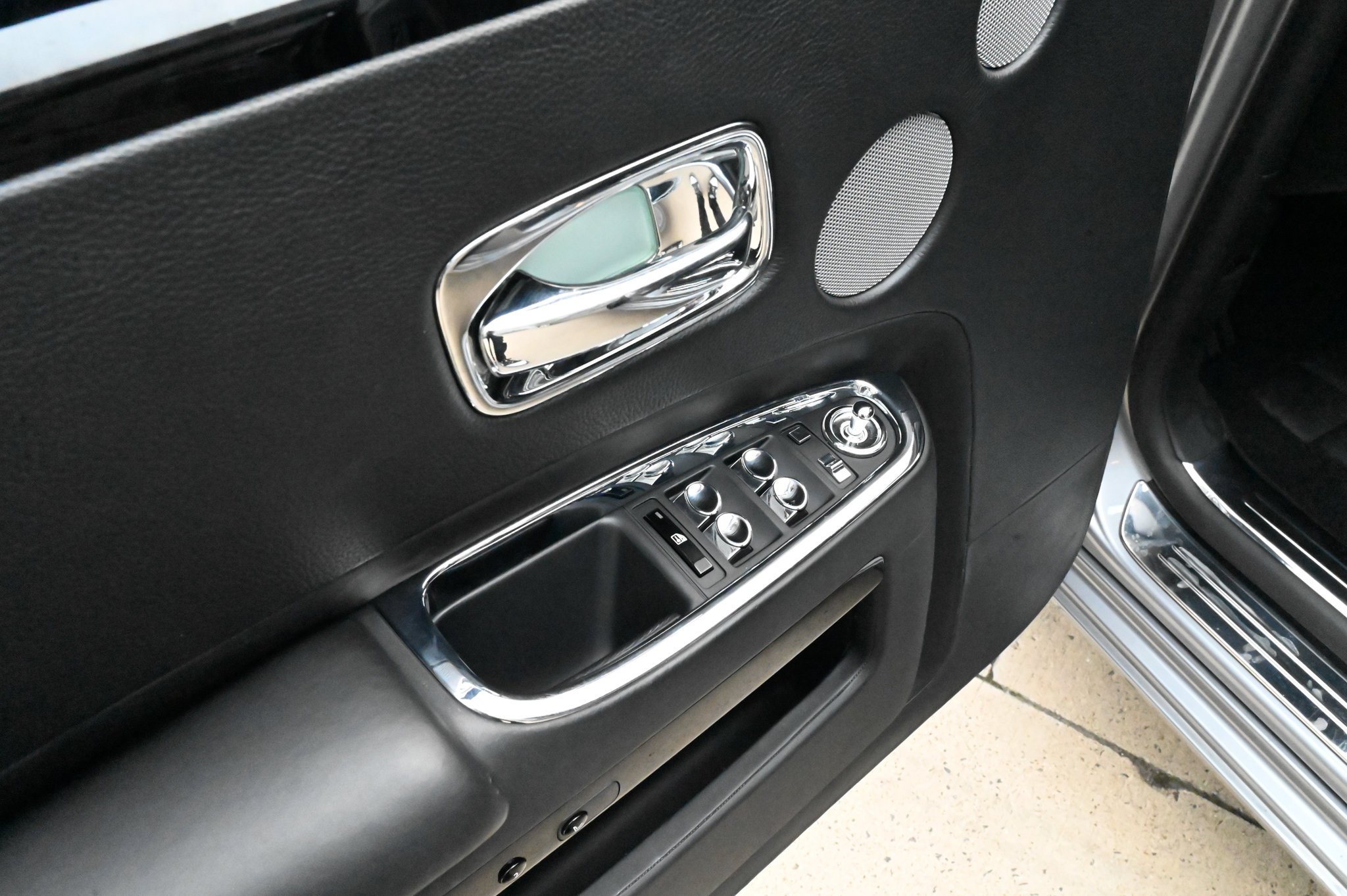 Used 2013 Rolls-Royce Ghost RWD image 10