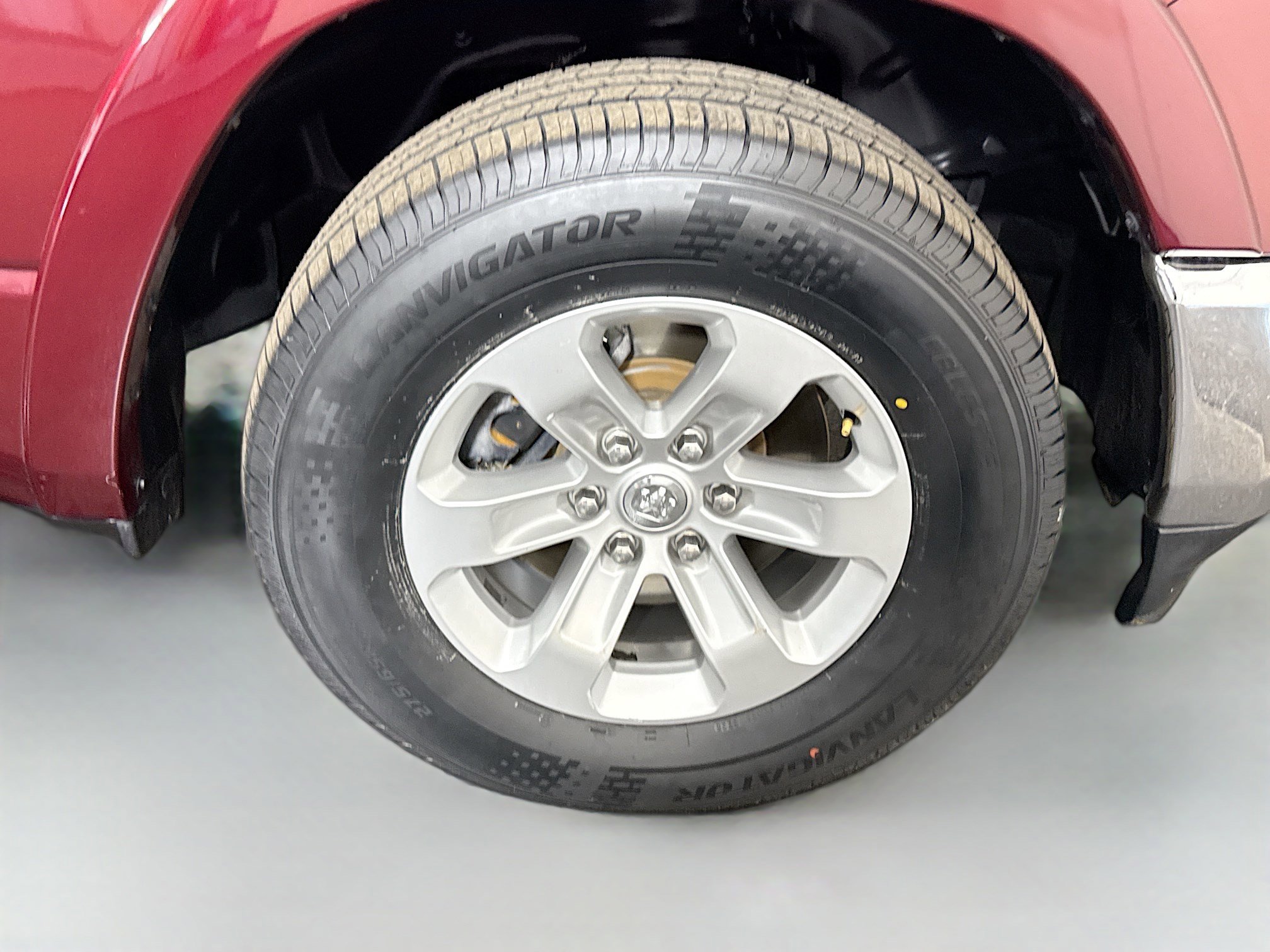 Used 2019 RAM 1500 Laramie RWD image 32