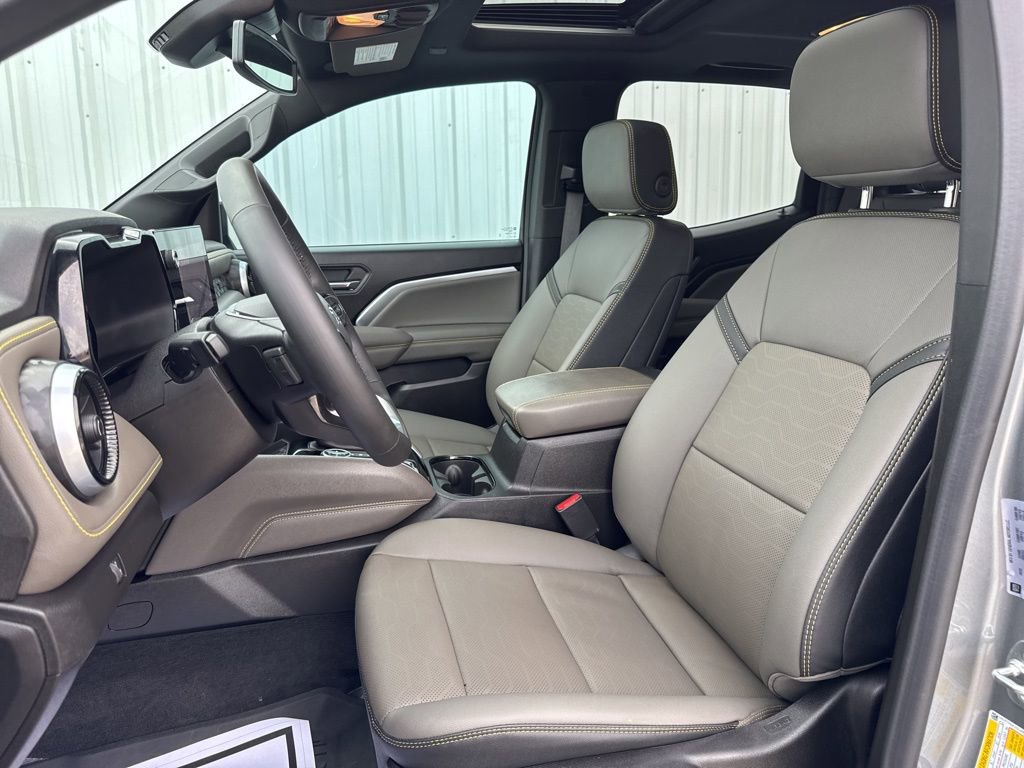 Used 2025 Chevrolet Colorado ZR2 w/ Technology Package image 15