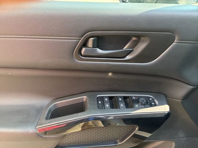 Used 2024 Nissan Pathfinder SV image 20