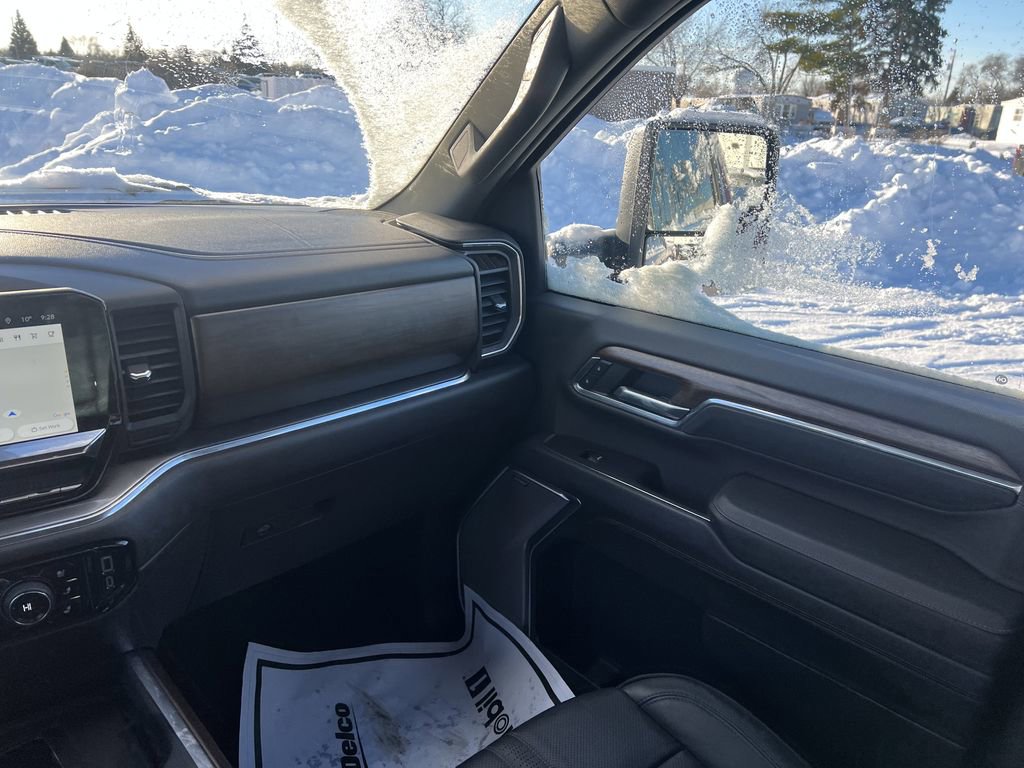 Certified 2024 Chevrolet Silverado 3500 High Country w/ Technology Package image 17