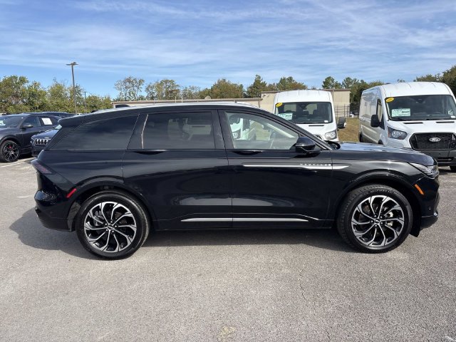 Certified 2024 Lincoln Nautilus Reserve AWD/4WD image 9