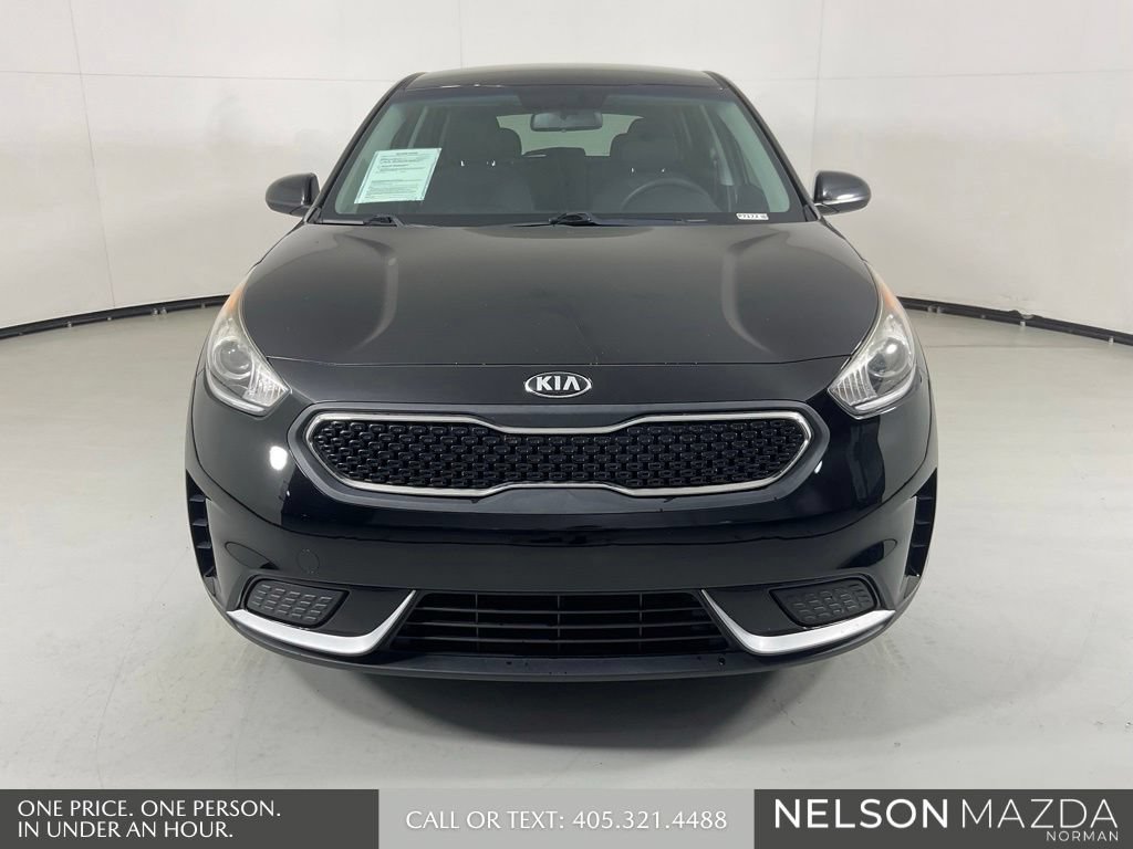 Used 2017 Kia Niro FE FWD image 2
