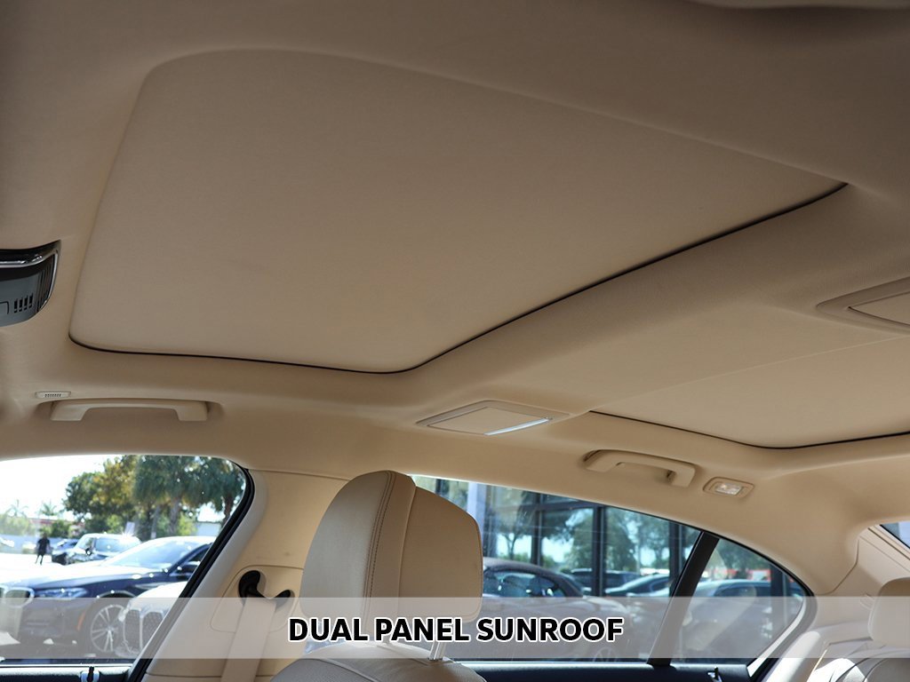 Used 2020 BMW 740i image 4