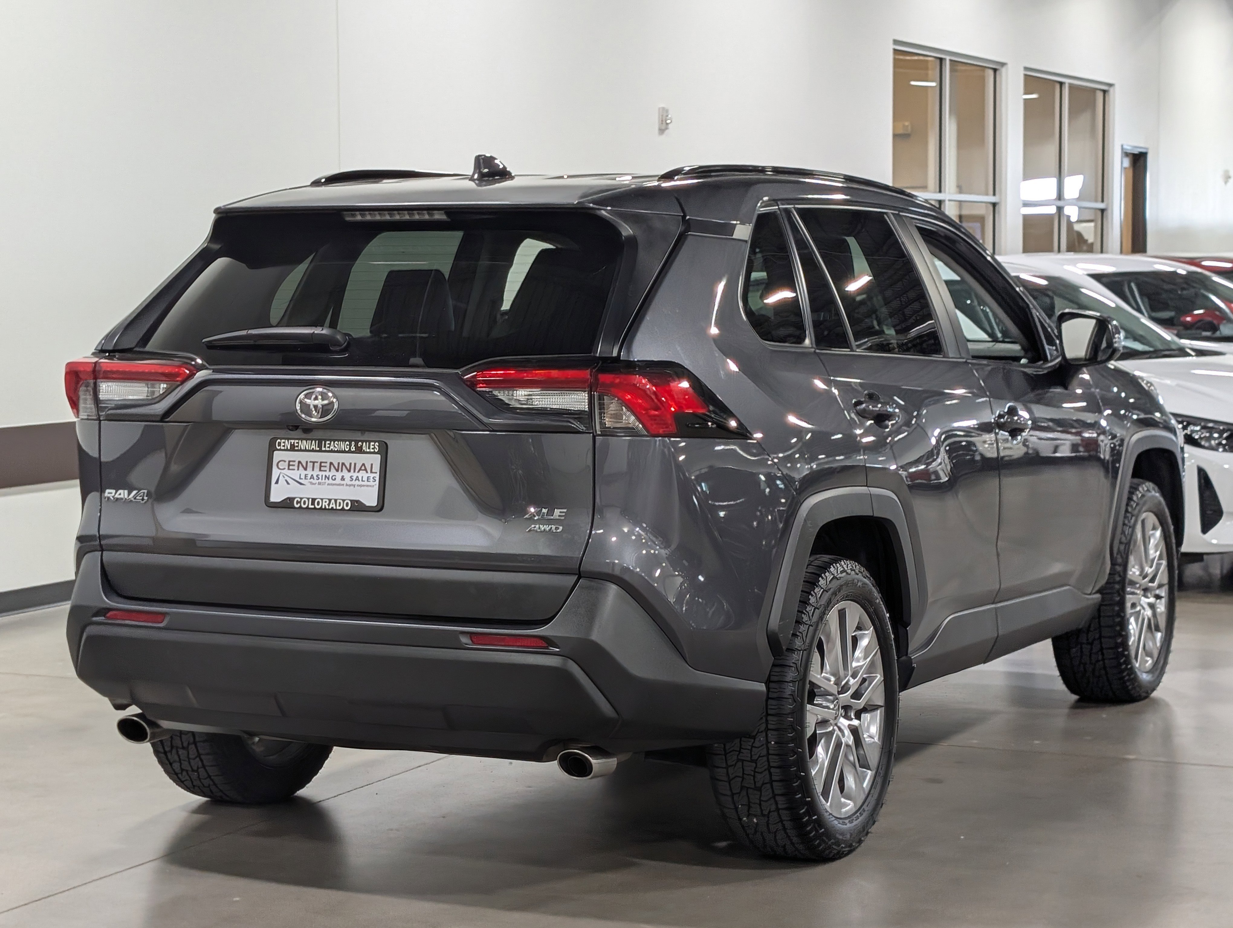 Used 2021 Toyota RAV4 XLE Premium AWD/4WD image 3