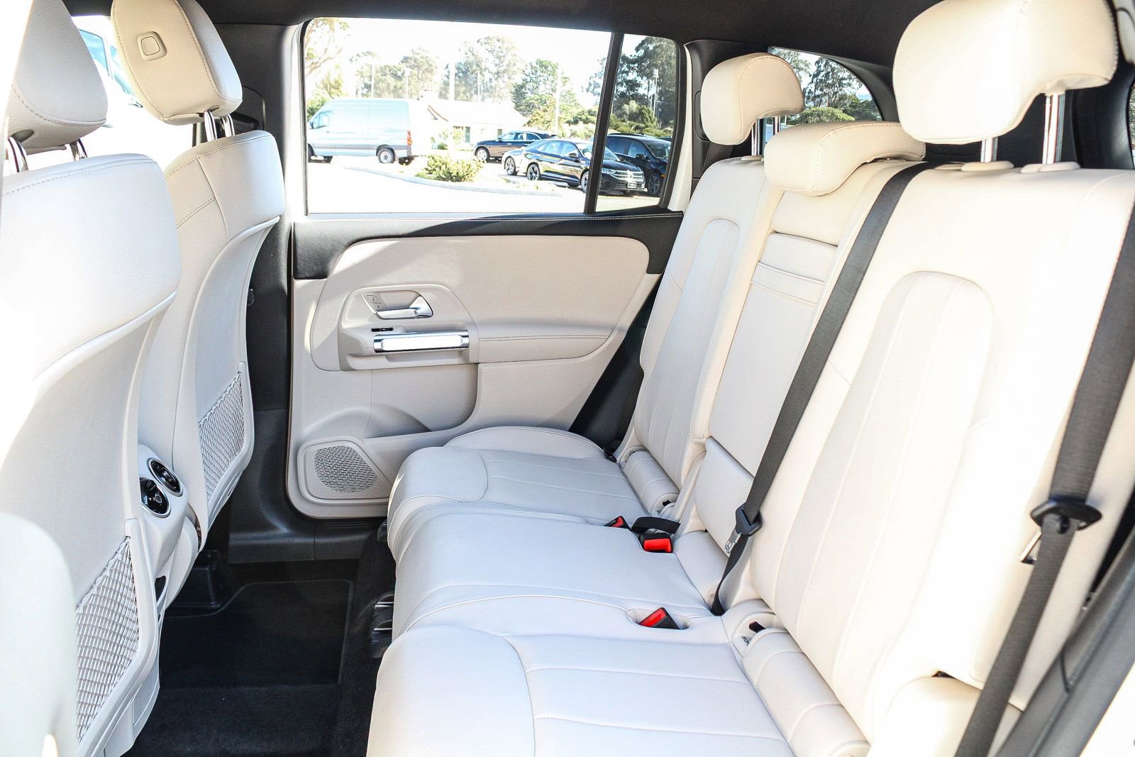 Certified 2025 Mercedes-Benz GLB 250 image 21