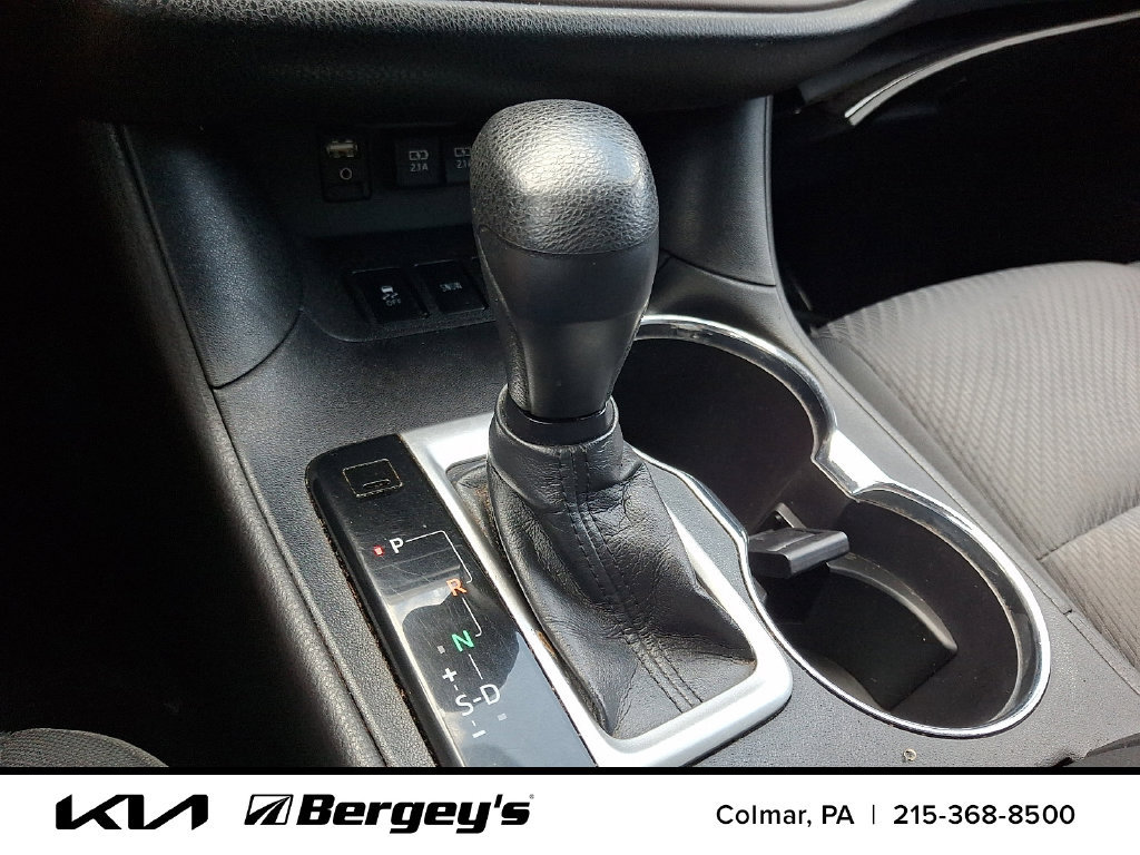 Used 2019 Toyota Highlander LE AWD/4WD image 16