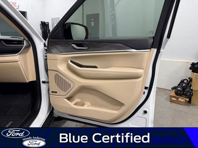 Used 2022 Jeep Grand Cherokee L Limited AWD/4WD image 29