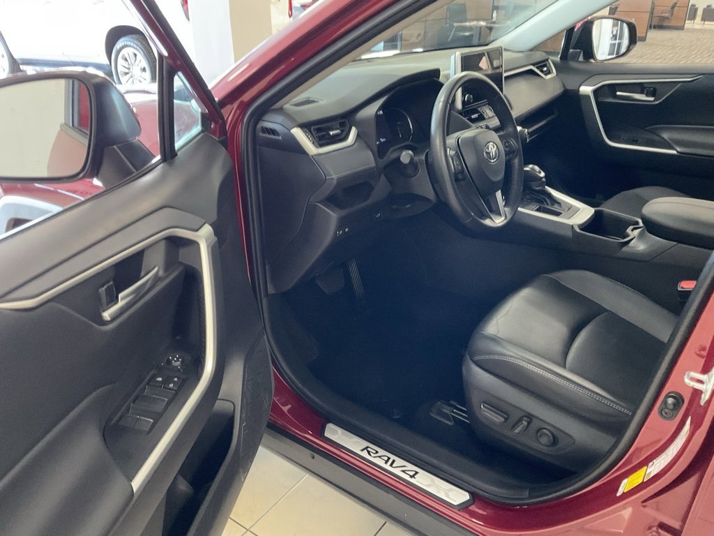 Used 2024 Toyota RAV4 XLE Premium image 10