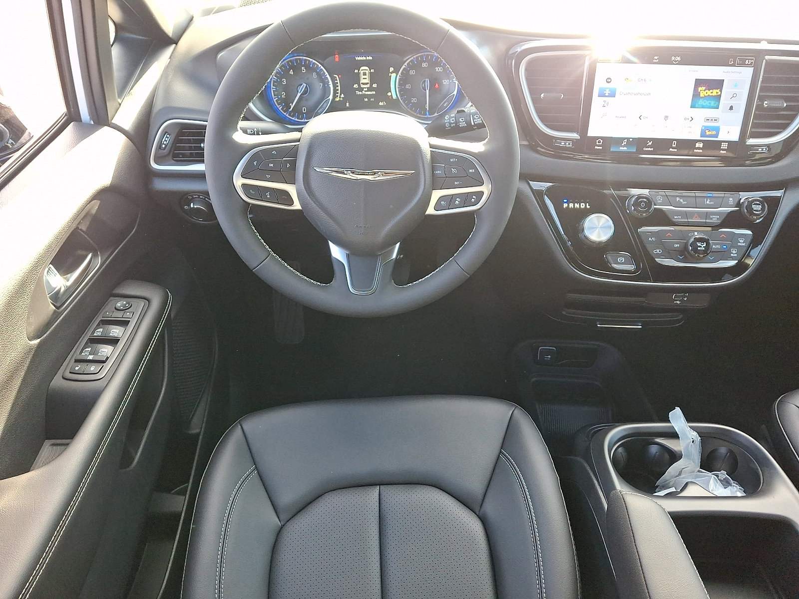 New 2026 Chrysler Voyager LX image 9