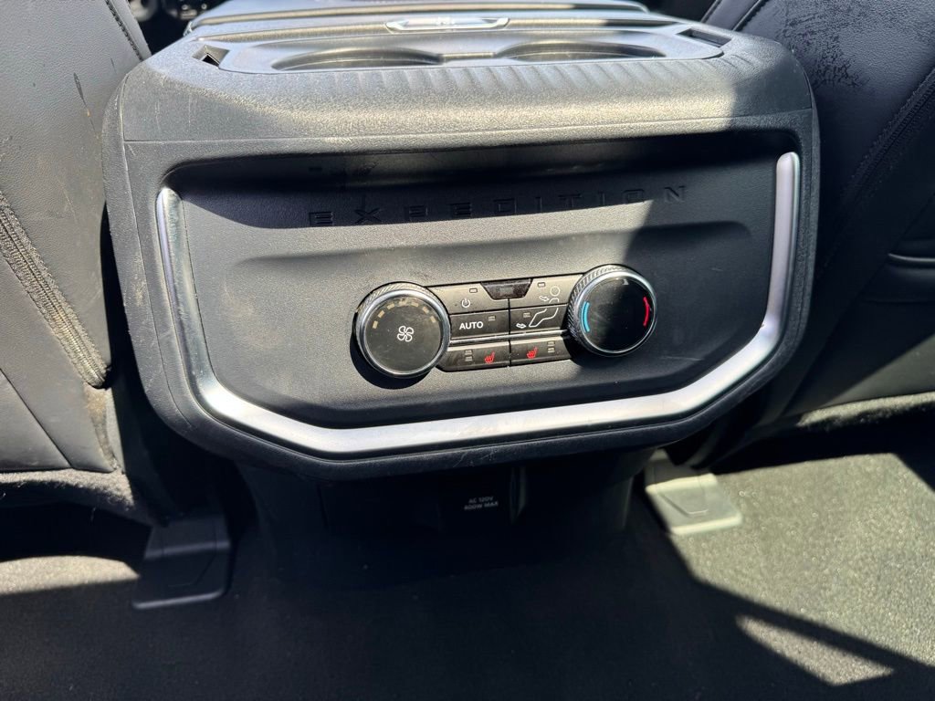 Used 2025 Ford Expedition Platinum AWD/4WD image 17