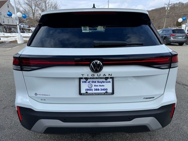 Used 2025 Volkswagen Tiguan SE image 6