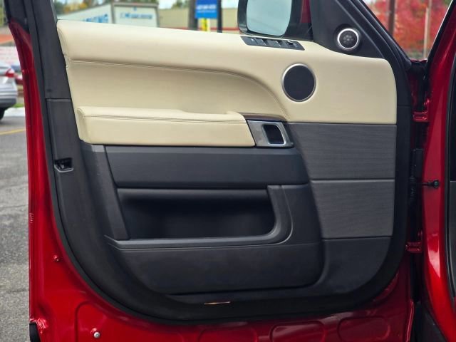 Used 2015 Land Rover Range Rover Sport HSE image 27