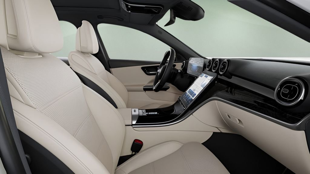 Used 2025 Mercedes-Benz C 300 Sedan image 39