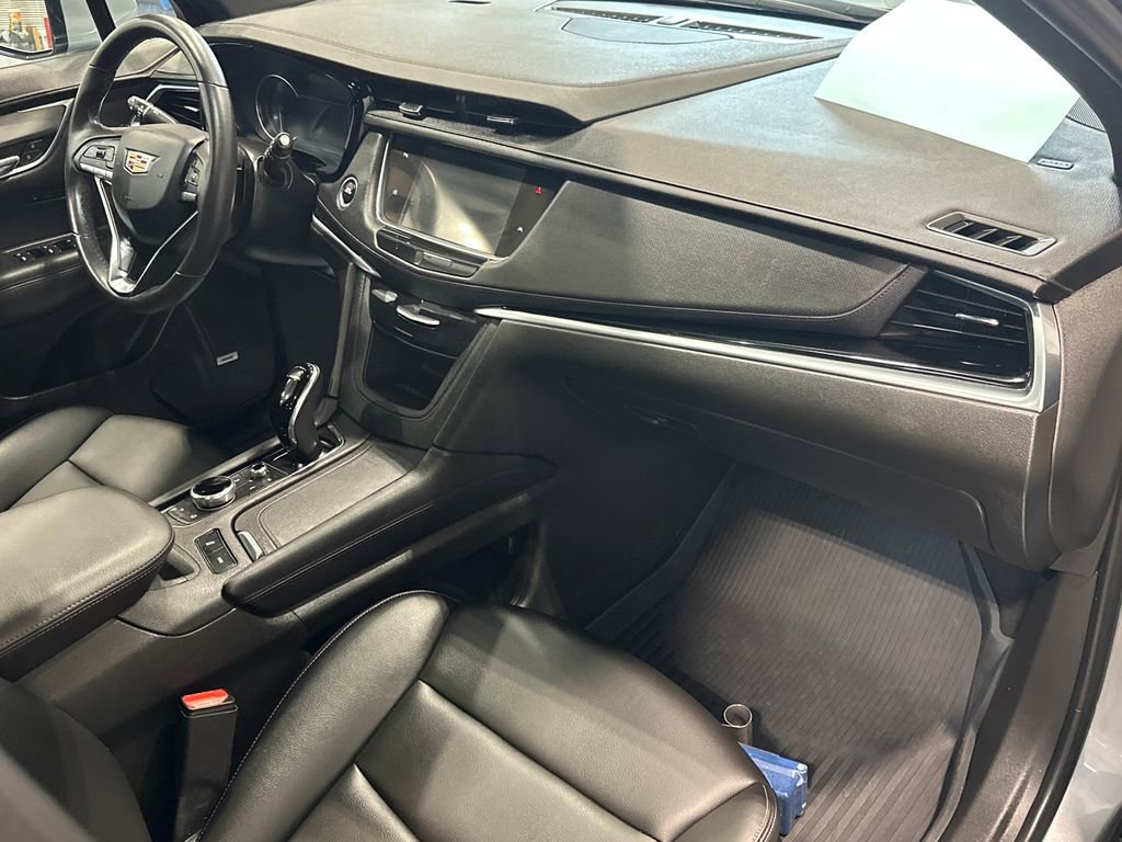 Used 2024 Cadillac XT6 Luxury w/ LPO, Floor Liner Package AWD/4WD image 34