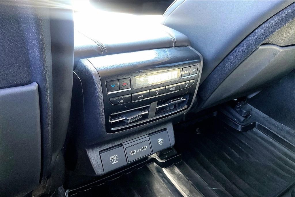 Used 2023 Acura MDX SH-AWD w/ Advance Package image 33