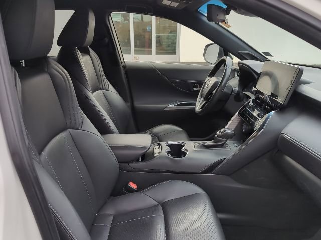 Used 2021 Toyota Venza Limited image 27