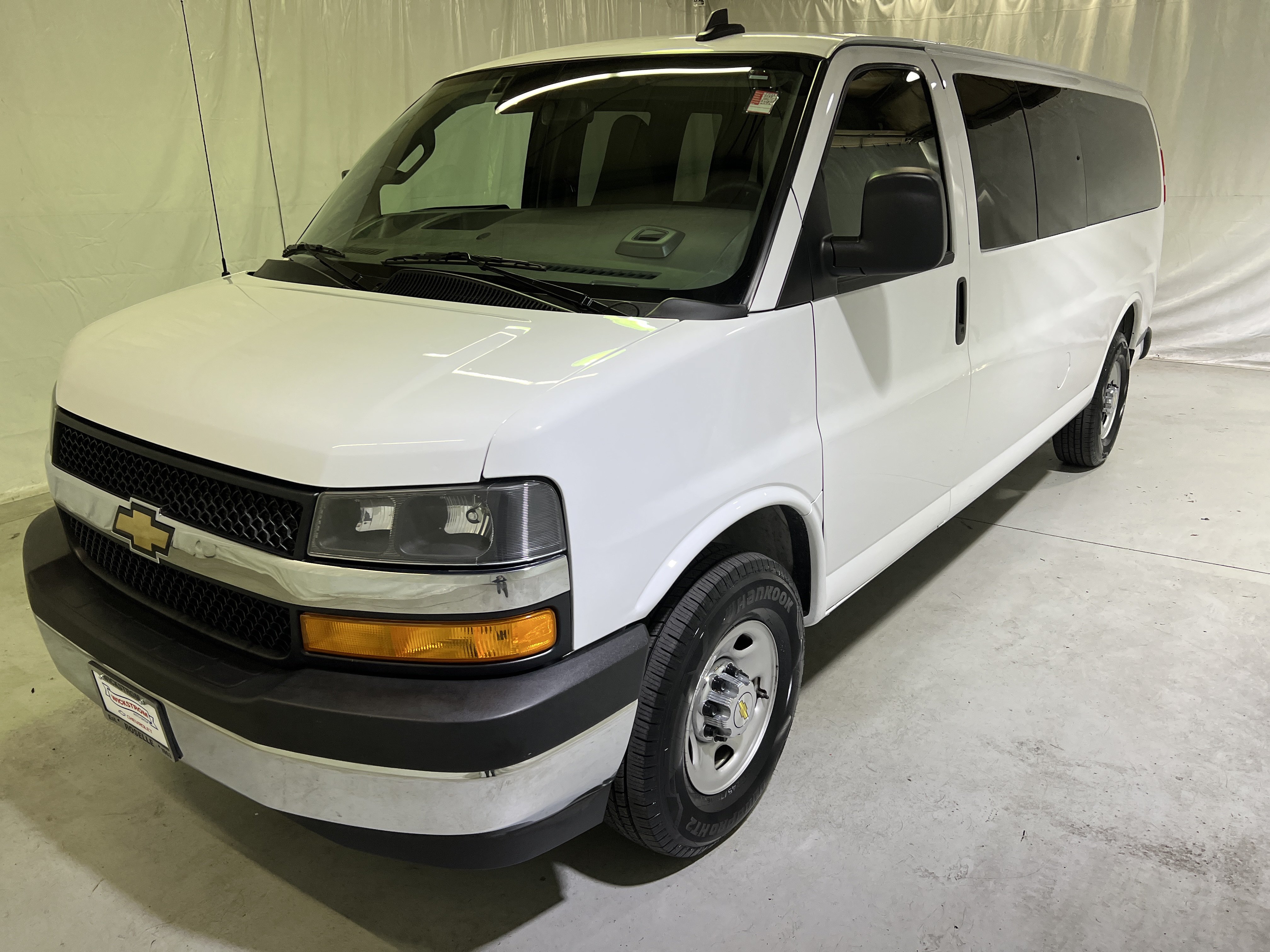 Certified 2025 Chevrolet Express 3500 LT w/ LT Preferred Equipment Group RWD image 6