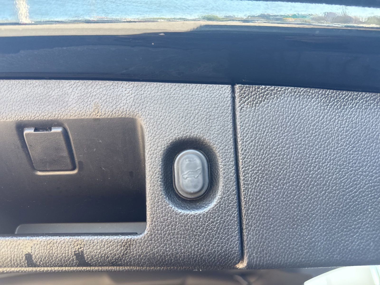 Used 2016 Chevrolet Tahoe LT AWD/4WD image 15