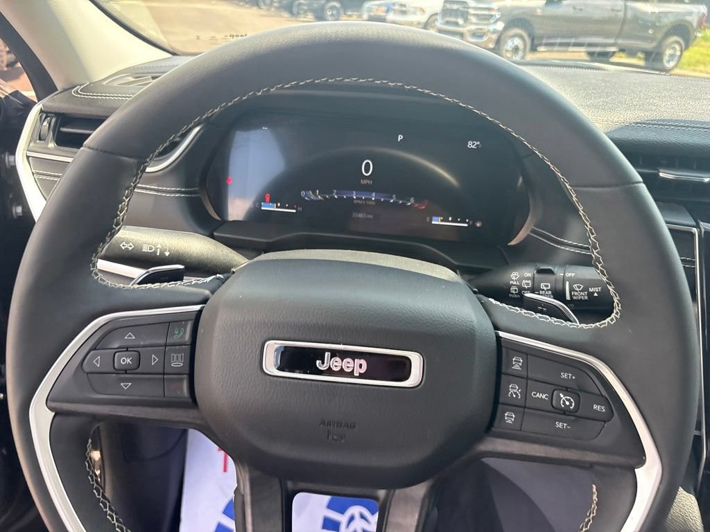 Used 2023 Jeep Grand Cherokee L Limited AWD/4WD image 21