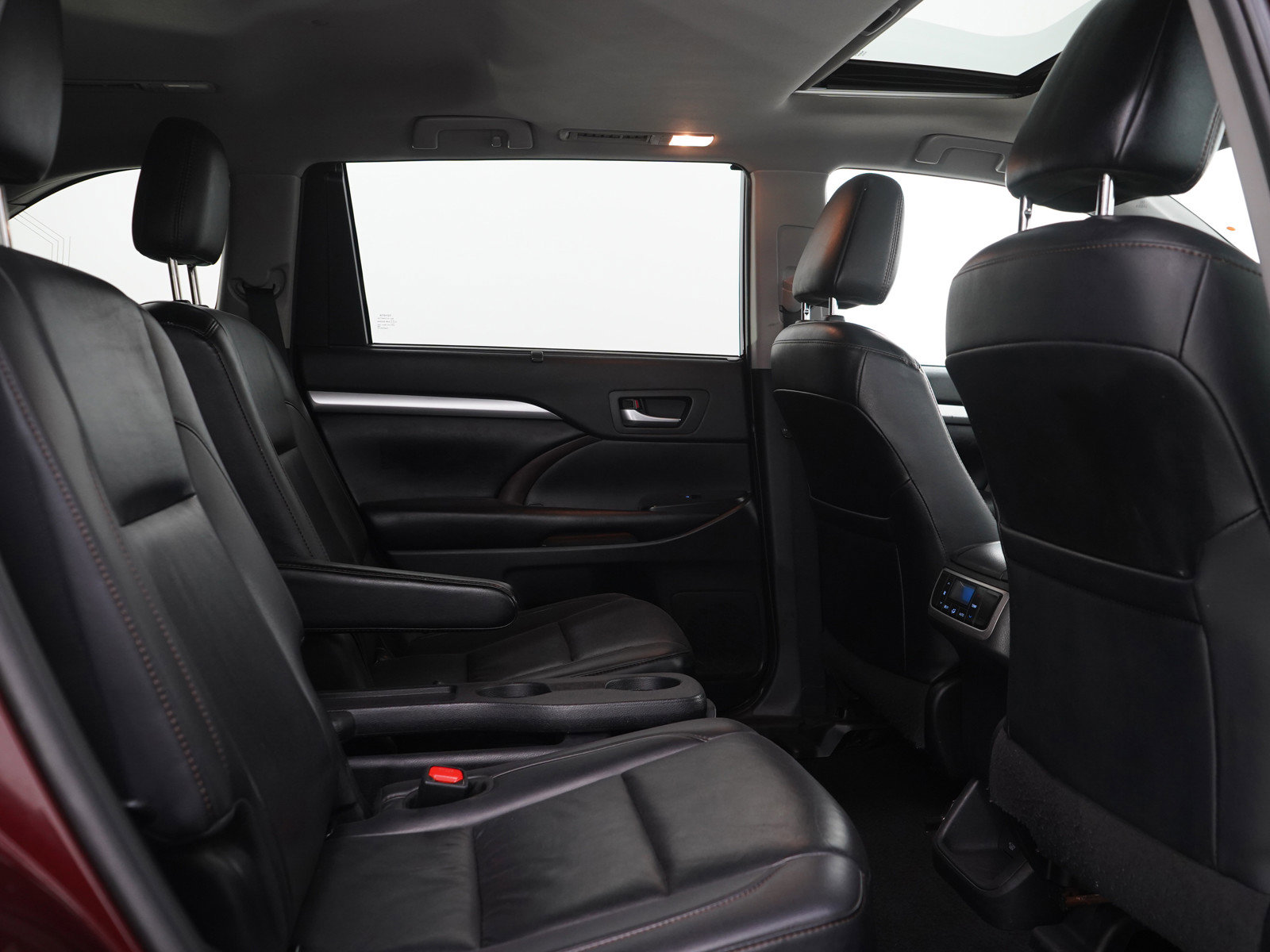 Used 2019 Toyota Highlander XLE AWD/4WD image 12