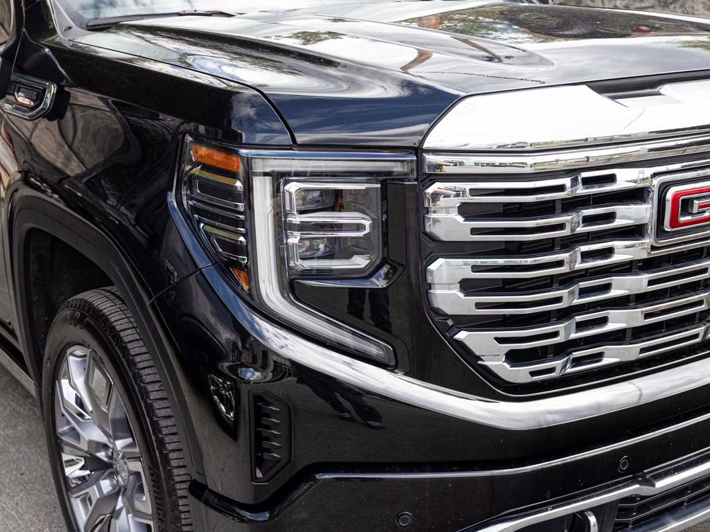 Used 2025 GMC Sierra 1500 Denali AWD/4WD image 35