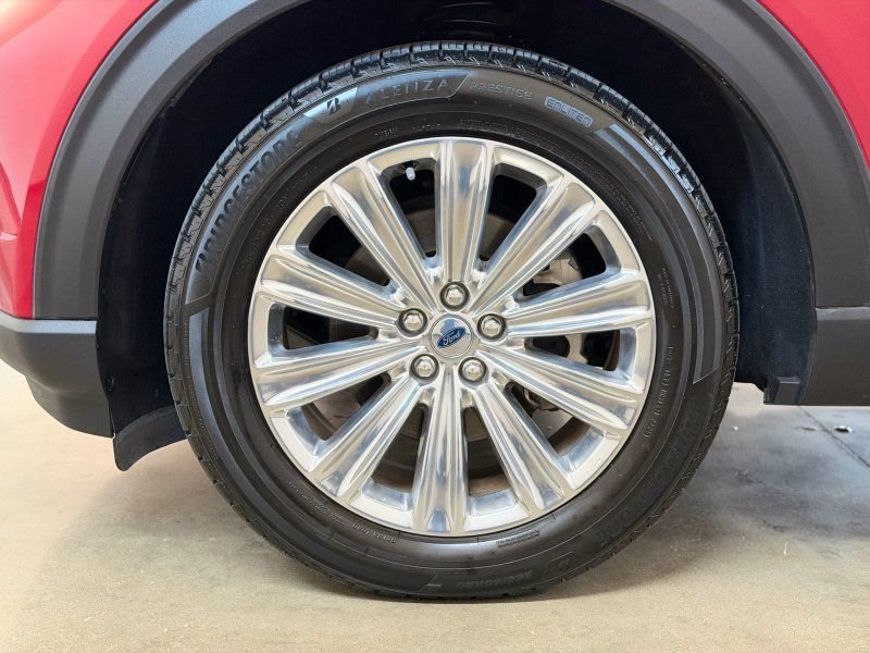 Used 2021 Ford Explorer Limited w/ Equipment Group 301A RWD image 11