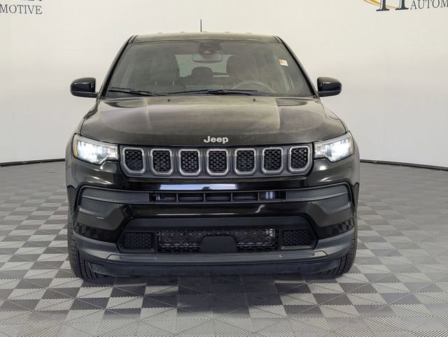 Used 2023 Jeep Compass Sport image 3