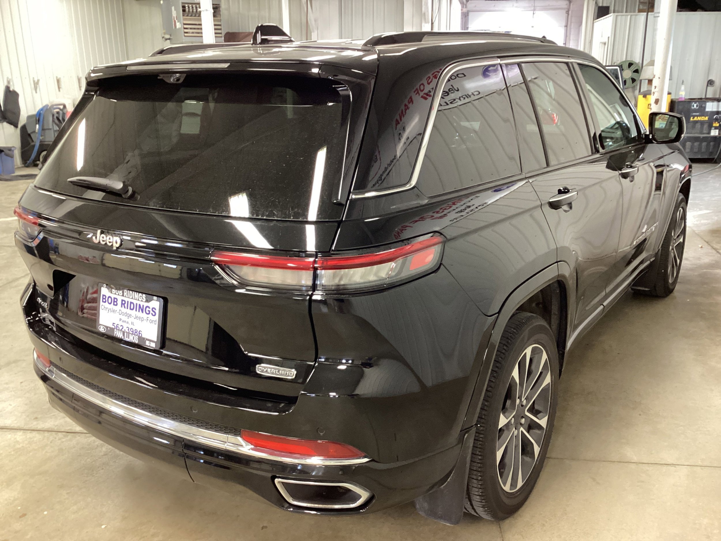 Used 2023 Jeep Grand Cherokee Overland w/ Adv Protech Group III image 6