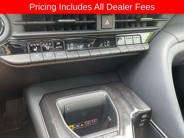 Used 2025 Toyota Crown Platinum AWD/4WD image 35